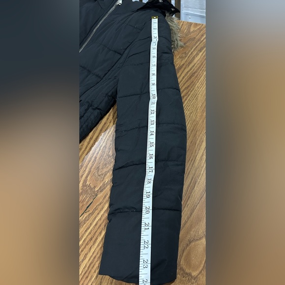 Women’s Old Navy Winter Coat - Picture 7 of 9